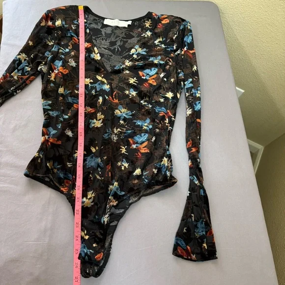 ASTR top women small long sleeve vneck shoulder pad velvet detail bodysuit black - Picture 11 of 11